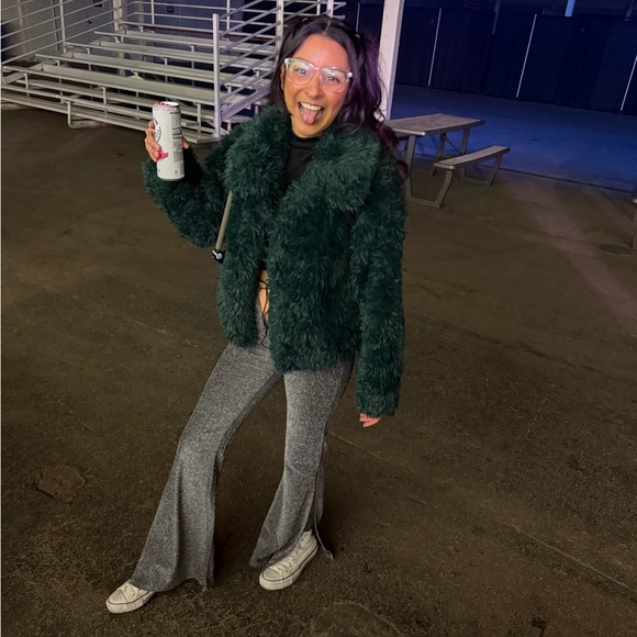 Meet your Posher, Yvette - Picture 12 of 12